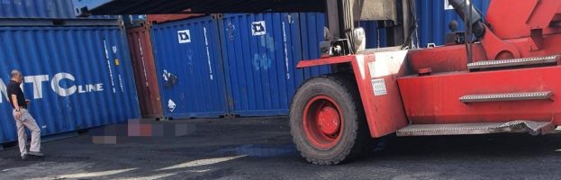 Intermodal Depot Worker Fatally Crushed Beneath 20′ Container  [Singapore – 01 October 2021]