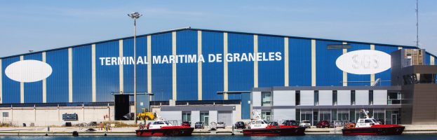 Marine Terminal Worker Fatally Injured in Industrial Truck Turnover  [Valencia, España – 20 December 2021]